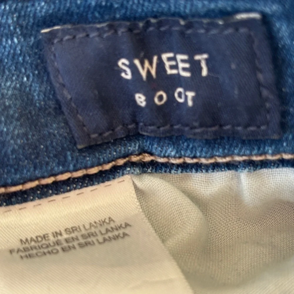 Lucky Brand Sweet Boot Jeans Womens 6/28R 5-Pocket Whisker Western Stretch Denim - Picture 9 of 16